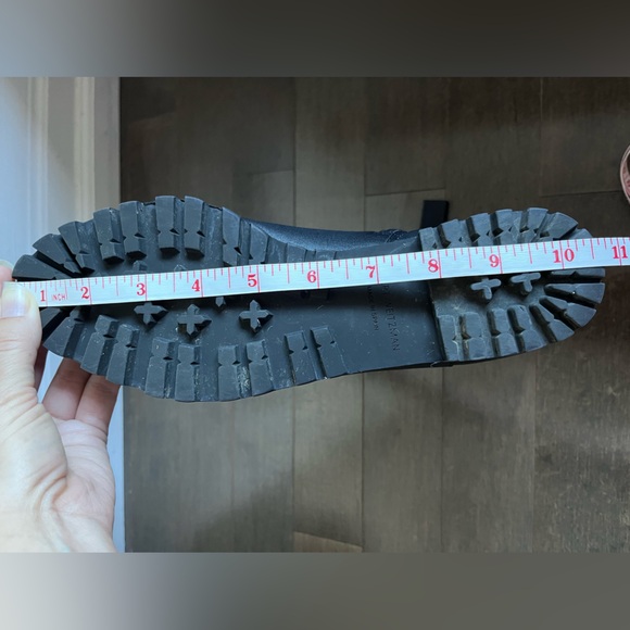 Stuart Weitzman Riley Ankle Zip Up Bootie with Lug Sole Black Size 8. Like New! - Picture 16 of 16